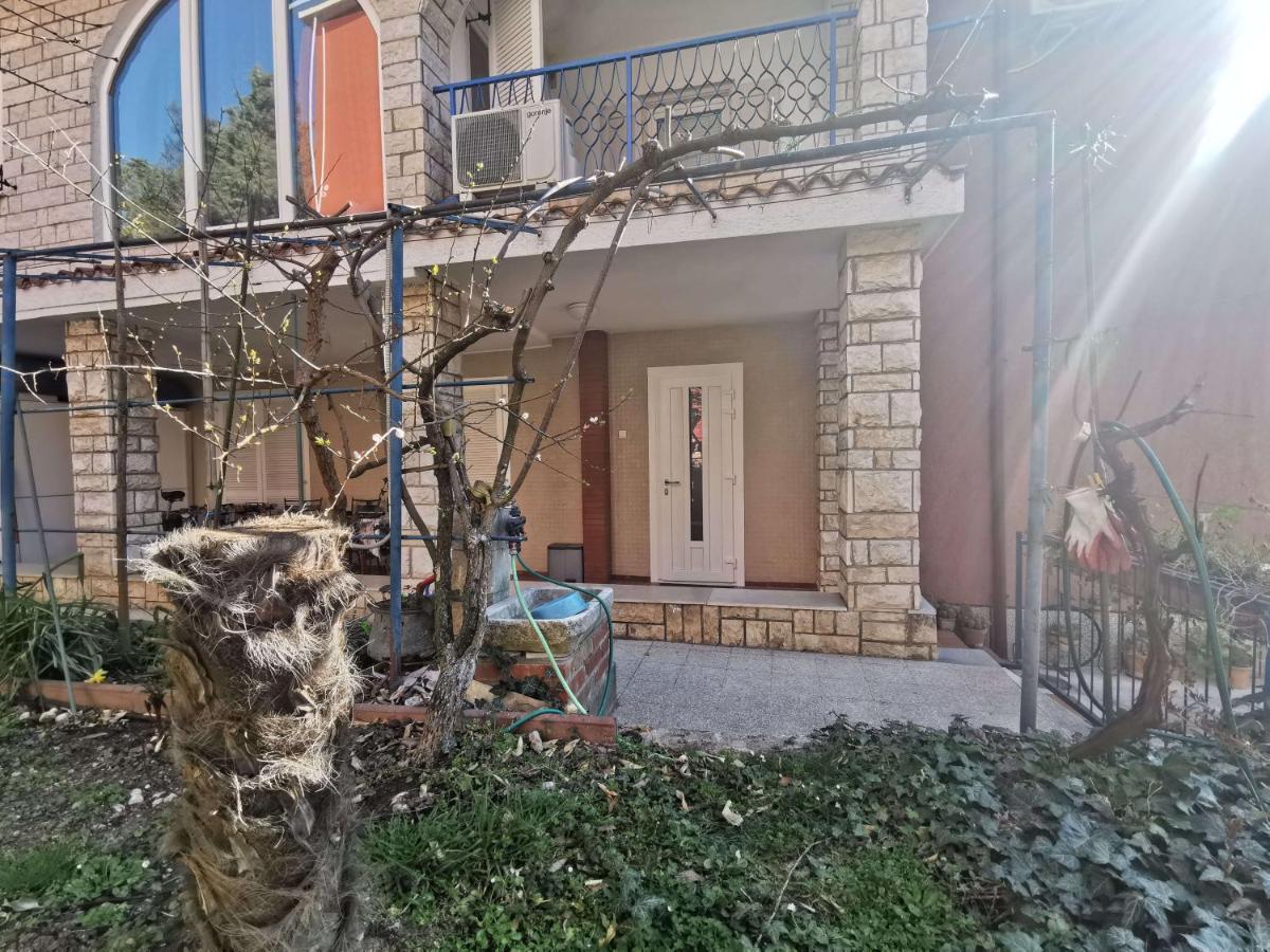 דירות לוסיה Pri Noni "Istracycle" מראה חיצוני תמונה